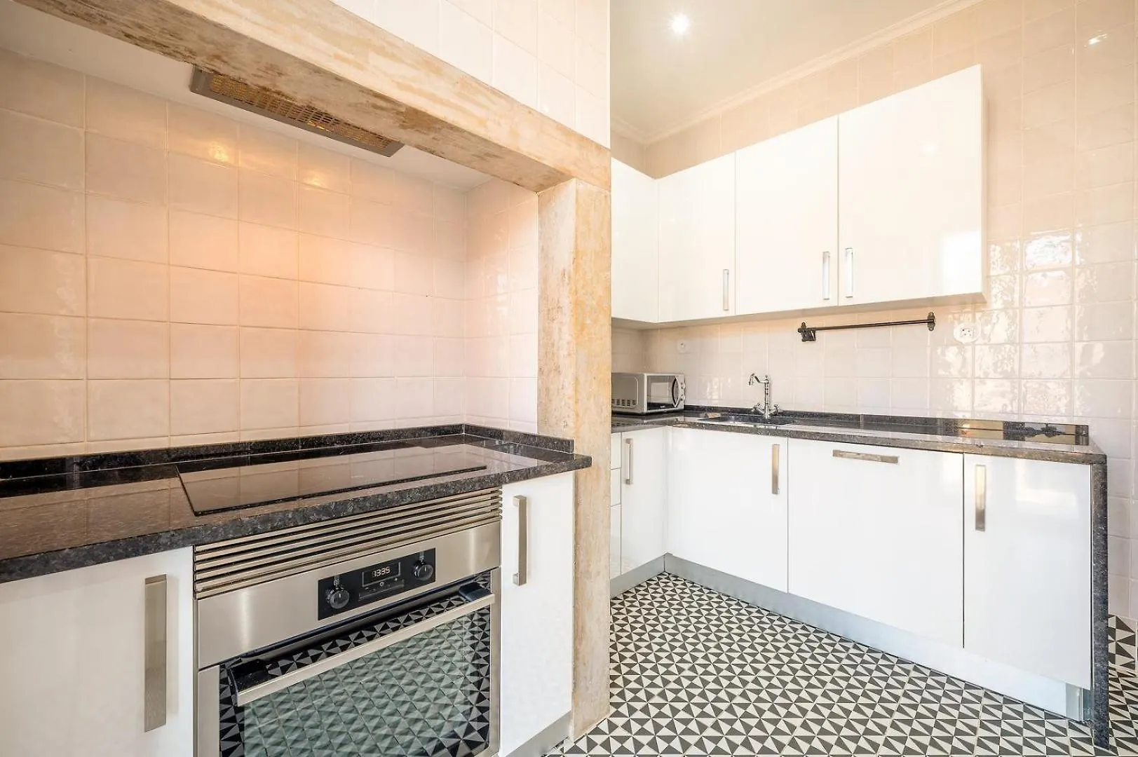 Guestready - Cardo White Appartement Lissabon